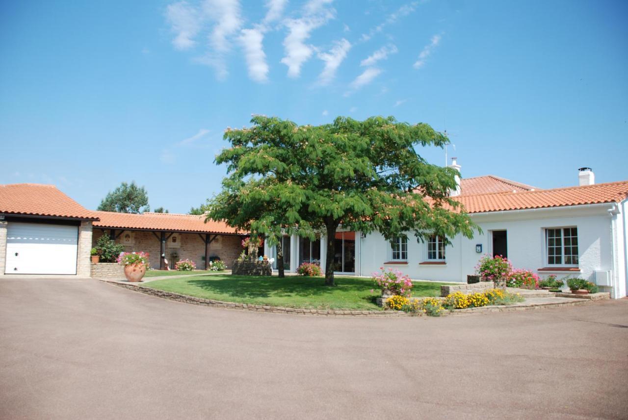 Chez Bernadou Hotel Machecoul ภายนอก รูปภาพ